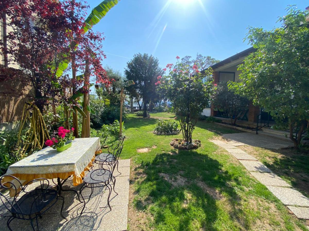 Casa Vacanze Gabbianella Villa Con Giardino Lungolago Maderno Toscolano Maderno Exteriör bild